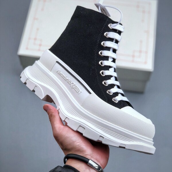 위핑,알렉산더맥퀸 Alexander McQueen  봄여름 하이탑 스니커즈 블랙