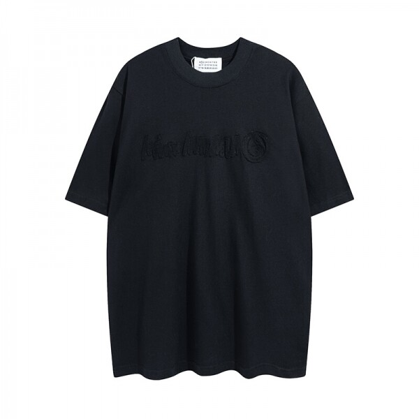 위핑,메종마르지엘라 Maison Margiela 로고 레터링 모던 반팔 블랙
