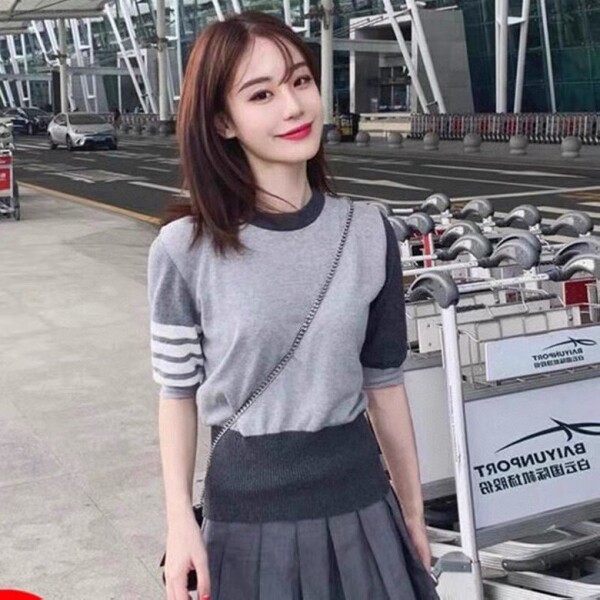 위핑,톰 브라운 Thom Browne 대박 콜라보 여성 반팔 회색