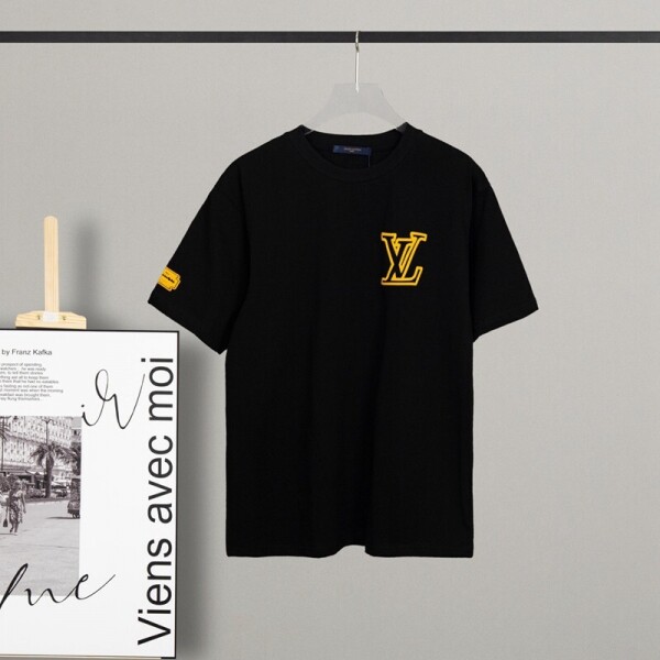 에이프,루이비통 louis vuitton 로고 프린트 라운드 반팔 티셔츠 남여 공용 블랙