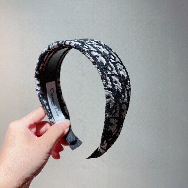 위핑,디올 DIOR  클래식 레터링 로고 프린트 심플 머리띠