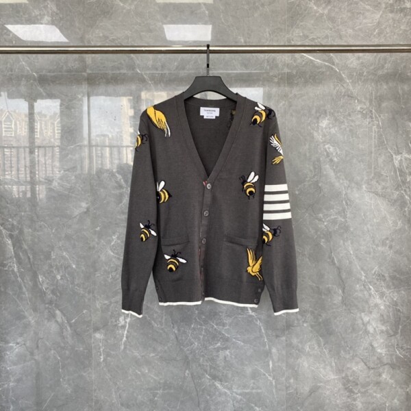위핑,톰 브라운 Thom Browne  꿀벌 패턴 자카르 카디건