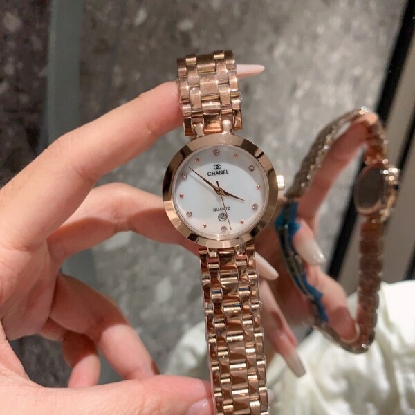 위핑,샤넬 CHANEL  클래식하고 세련된 여성 쿼츠 시계 34*8mm