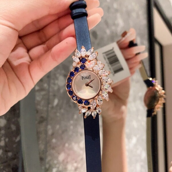 위핑,피아제 PIAGET 고급 주얼리 컬렉션 큐빅 빈티지 엘레강스 여성용 시계  26mmX7.8mm