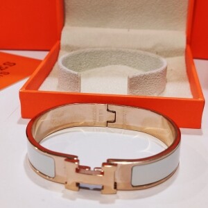 에르메스 Hermès  클래식한 요소 심플한 팔찌