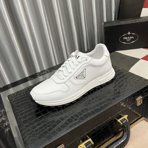 위핑,프라다 PRADA 남성 클래식 스니커즈