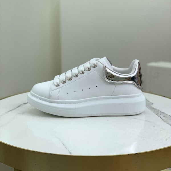 위핑,알렉산더맥퀸 Alexander McQueen 패션 캐주얼 클래식 운동화 화이트