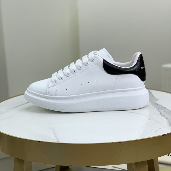위핑,알렉산더맥퀸 Alexander McQueen 패션 캐주얼 클래식 운동화 화이트