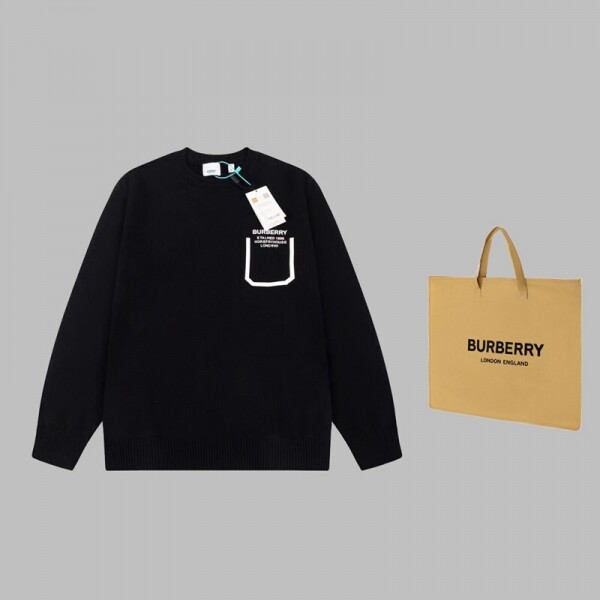 위핑,버버리 BURBERRY 가슴 포켓 레터링 로고 커플 풀오버 라운드 니트 스웨터