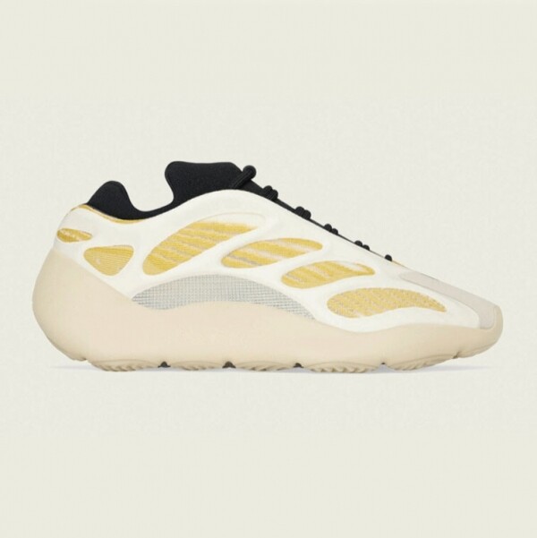 위핑,ADIDAS 아디다스 이지 부스트 700 V3 사플라워 G54853