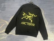 아크테릭스 ARC TERYX 등판 빅 로고 커플 라운드 맨투맨