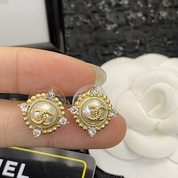 위핑,샤넬 CHANEL 로고 패션 디자인 귀걸이