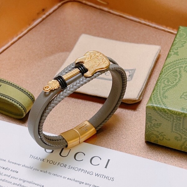 위핑,구찌 GUCCI 클래식 빈티지 트렌드에 잘 어울리는 소가죽 팔찌