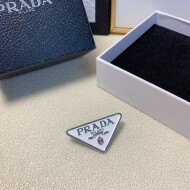 프라다 PRADA 클래식한 삼각 브로치