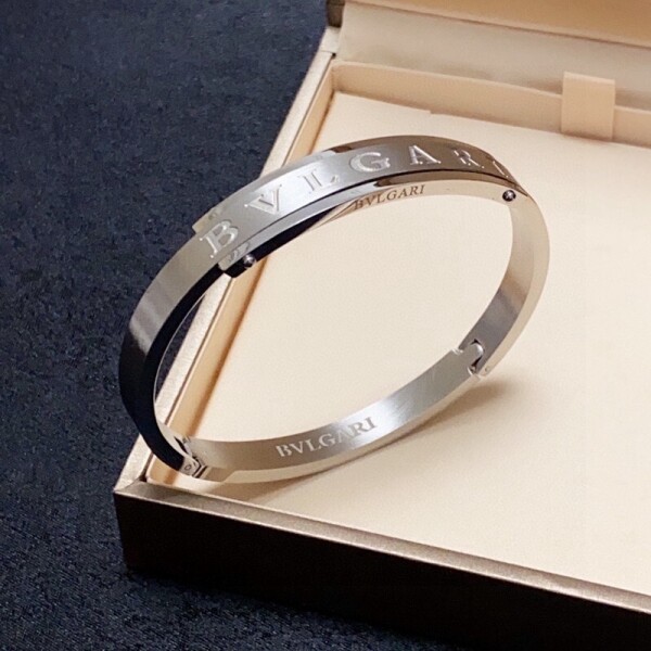 위핑,불가리 BVLGARI 클래식 로고 심플 팔찌 21cm