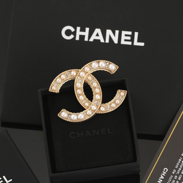 위핑,샤넬 CHANEL 클래식 로고 디자인 패션 브로치