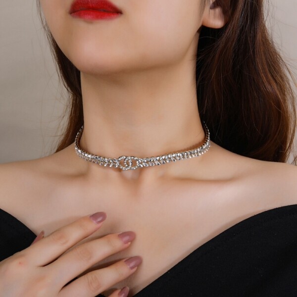 위핑,샤넬 CHANEL 세련된 큐빅 초커 목걸이