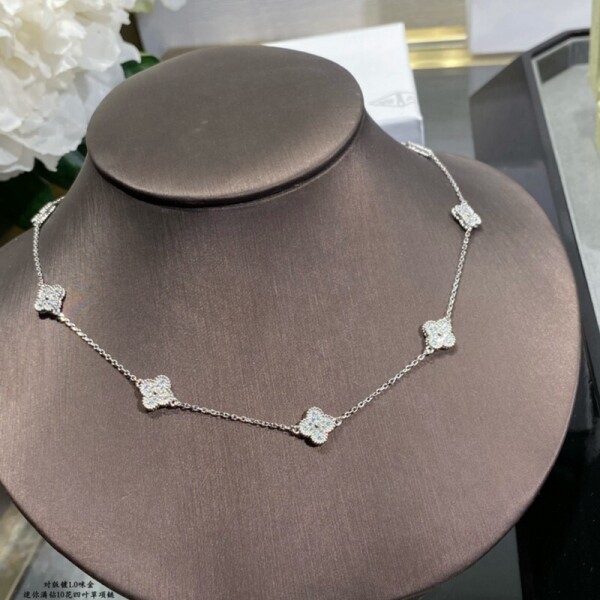 위핑,반클리프 아펠 VanCleef&Arpels 모던 클래식 네잎클로버 큐빅 목걸이
