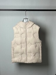루이비통 louis vuitton 클래식 로고 프린트 후드 올오버 패딩 베스트