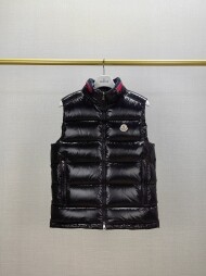 몽클레르 MONCLER 클래식 로고 캐주얼 어디에나 잘 어울리는 차이나 패딩 베스트 남녀공용