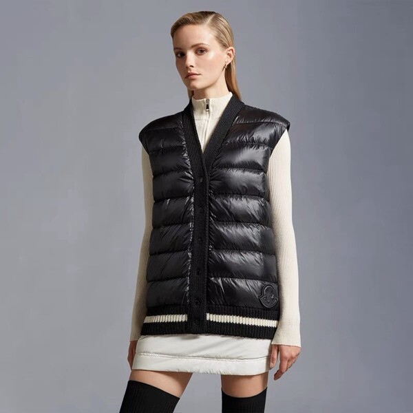 블링크,몽클레르 MONCLER 여자 스쿨 패치 니트 패딩 브이넥 베스트
