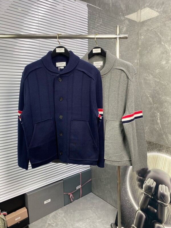위핑,톰브라운 Thom Browne 24FW10 남성 스트라이프 재킷 MKJ113