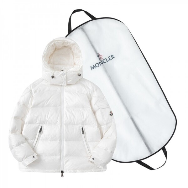 위핑,몽클레르 MONCLER 로고 스타일리쉬 캐주얼 어디에나 잘 어울리는 패딩 코트