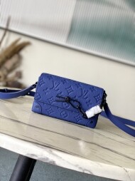 루이비통 louis vuitton 클래식 로고 패턴 모던한 디자인의 숄더백 M11522