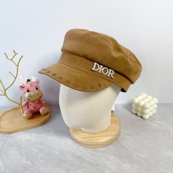 위핑,디올 DIOR 로고 장식 패션 트렌드 빈티지 디자인 베레모