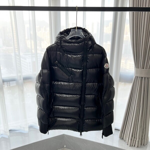 위핑,몽클레르 MONCLER 지퍼 소매가 달린 다운 재킷 Zipped Sleeves