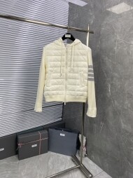 톰브라운 Thom Browne 모던 클래식 니트 패치 후드 패딩