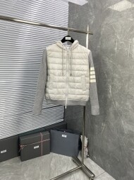 톰브라운 Thom Browne 모던 클래식 니트 패치 후드 패딩