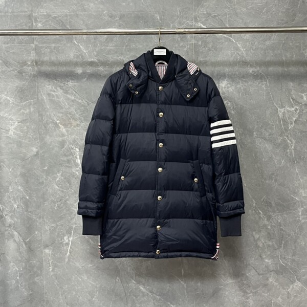 위핑,톰브라운 Thom Browne 모던 클래식 캐주얼 롱 패딩 코트