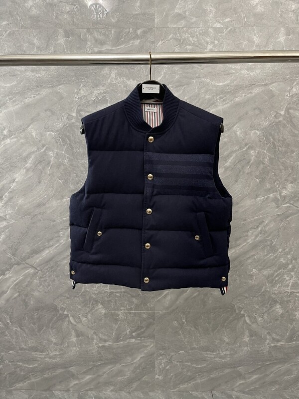블링크,톰브라운 Thom Browne 모던 클래식 캐주얼 베스트 패딩 코트