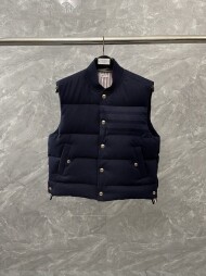 톰브라운 Thom Browne 모던 클래식 캐주얼 베스트 패딩 코트