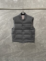 톰브라운 Thom Browne 모던 클래식 캐주얼 베스트 패딩 코트