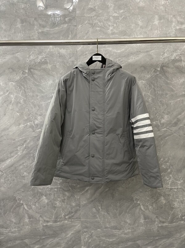 블링크,톰브라운 Thom Browne 모던 클래식 캐주얼 후드 패딩 코트