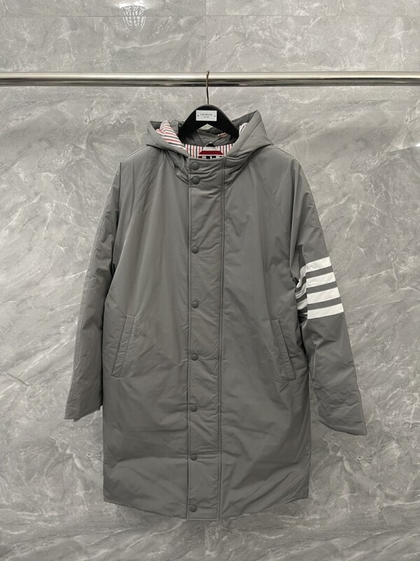 블링크,톰브라운 Thom Browne 모던 클래식 캐주얼 후드 패딩 코트