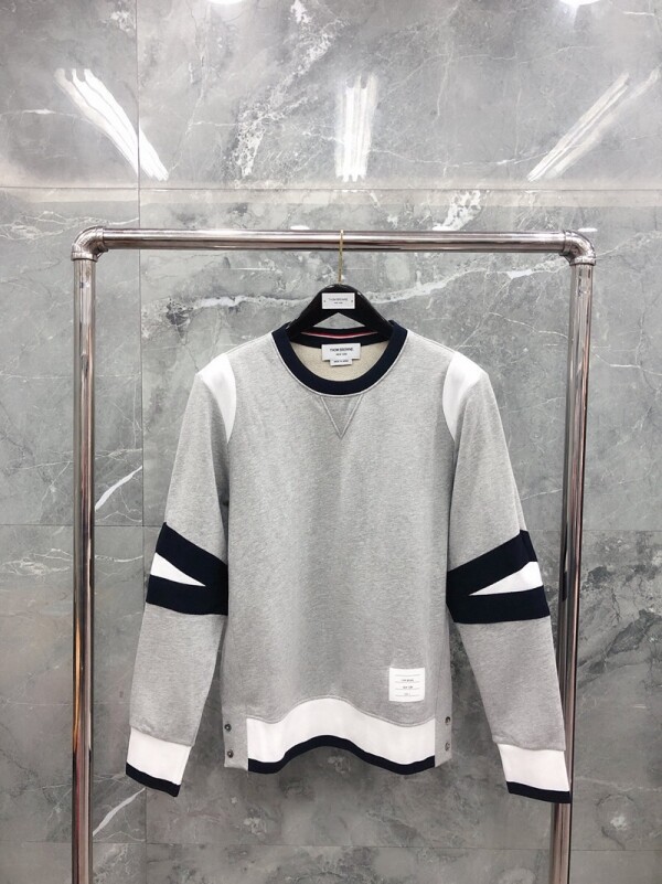 블링크,톰브라운 Thom Browne 모던 클래식 캐주얼 디자인 맨투맨