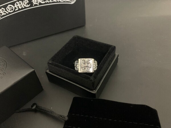 블링크,크롬하츠 Chrome Hearts 로고 앤티크 디자인 느낌 반지