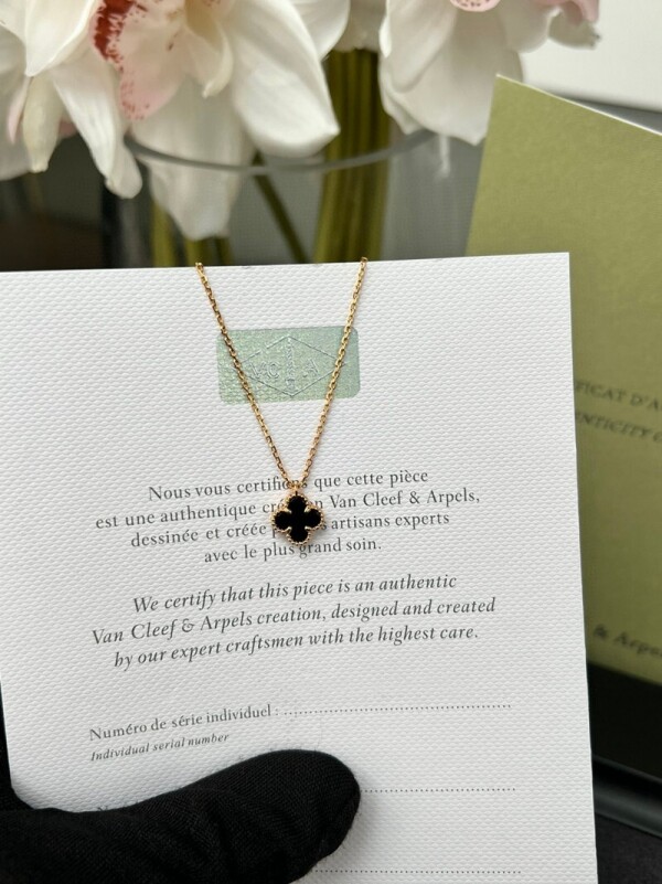 위핑,반클리프 아펠 VanCleef&Arpels 미니 클로버 모노그램 흑마노 목걸이
