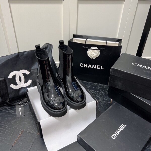 위핑,샤넬 CHANEL 모던 클래식한 우아함 부츠