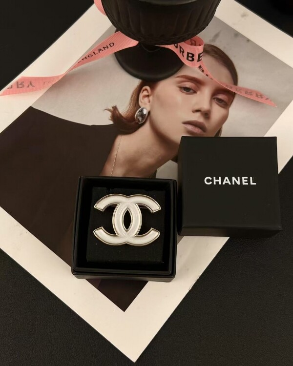 위핑,샤넬 CHANEL 세련되고 클래식한 다용도 브로치
