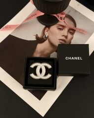 샤넬 CHANEL 세련되고 클래식한 다용도 브로치