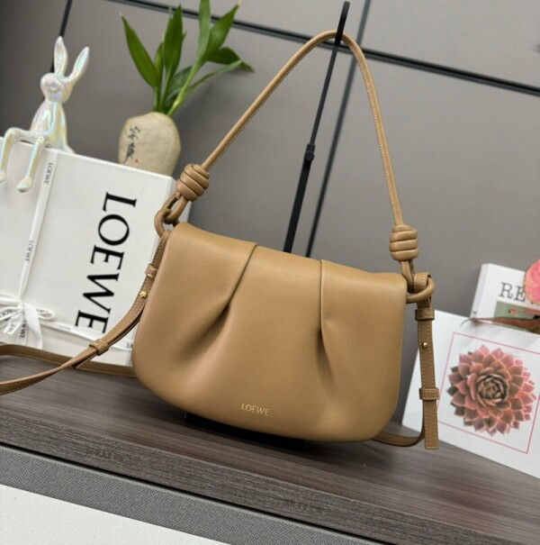 위핑,로에베 LOEWE Paseo 모던 심플 숄더백