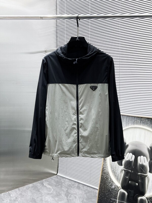 위핑,프라다 PRADA 클래식 삼각로고 모던 시크 심플 여름 래쉬가드
