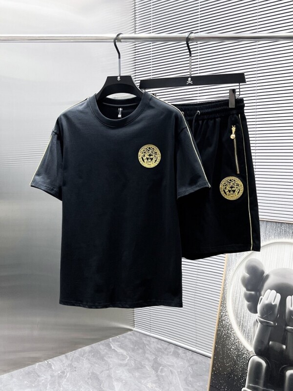 위핑,베르사체 Versace 캐주얼 자수 로고 반팔 티+남성 반바지 세트