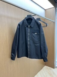 프라다 PRADA 삼각 로고 긴팔 남자 점퍼 코트