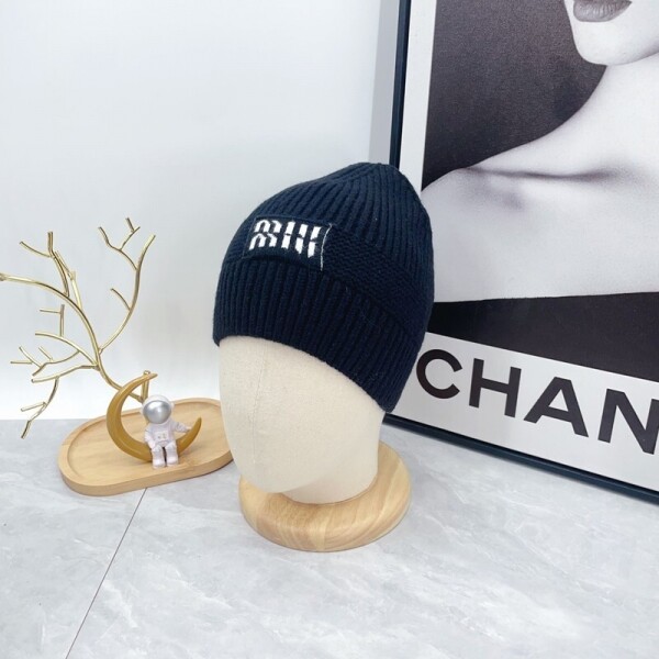 위핑,미우미우 MIU MIU 패션 레터링 로고 비니