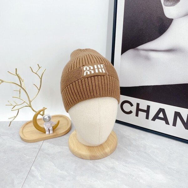 위핑,미우미우 MIU MIU 패션 레터링 로고 비니